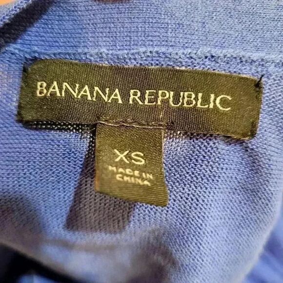 Banana Republic Women's Cornflower Blue Cotton/Nylon V-Neck Button Down Cardigan - Picture 9 of 10